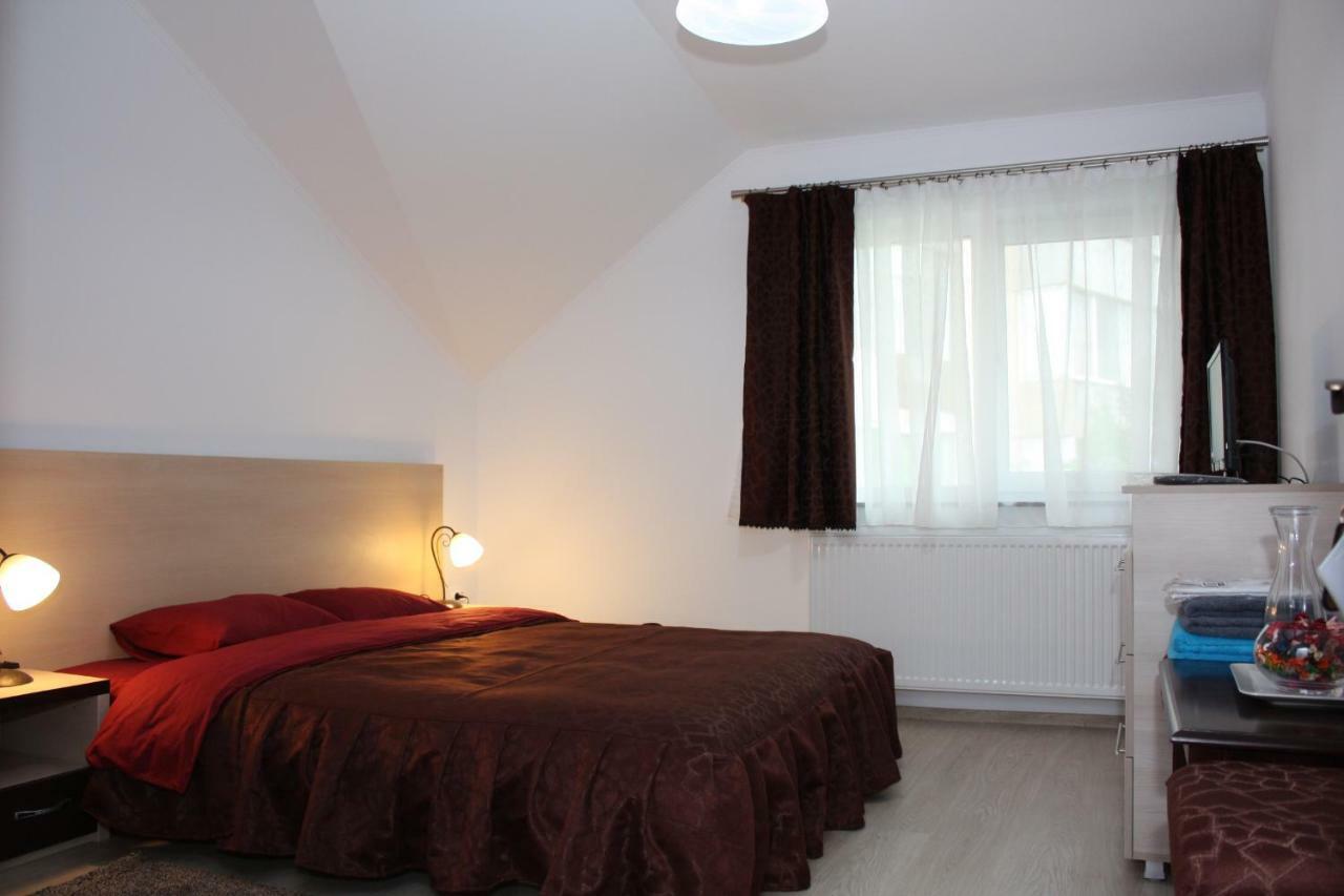 Casa Ianis Hotel Braşov Buitenkant foto