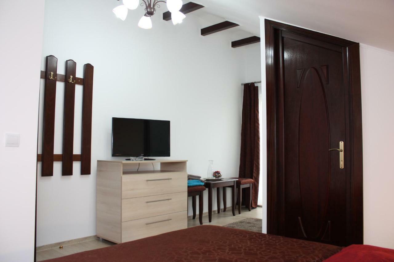 Casa Ianis Hotel Braşov Buitenkant foto
